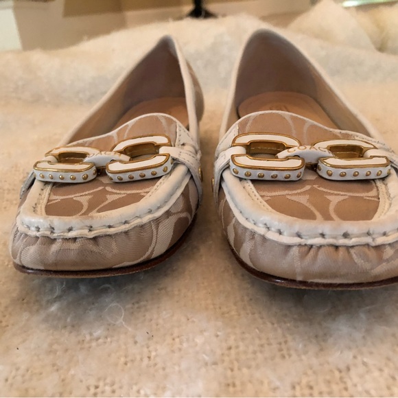 Coach size 7 Gold White Logo Ella Shoes Loafers Preppy Chain Buckle - Picture 5 of 7